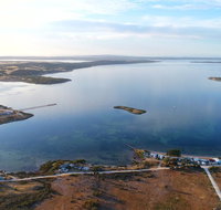 Tall Pines Beach House at Mount Dutton Bay part of Coffin Bay waterways - Great Ocean Road Tourism