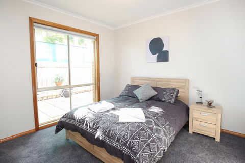 Tee Off Milura - Great Ocean Road Tourism 3