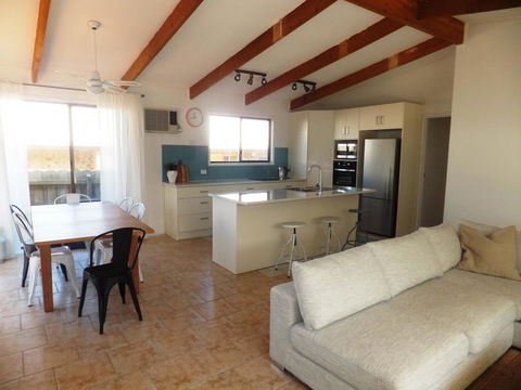 TERRIFIC ON TAMARA CRESCENT - Great Ocean Road Tourism 3