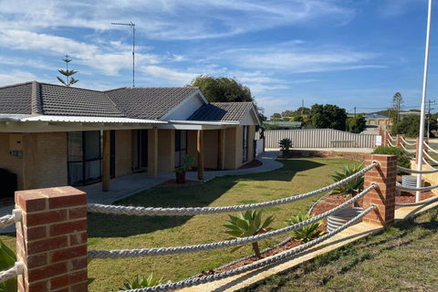 The Anchorage - Great Ocean Road Tourism 0