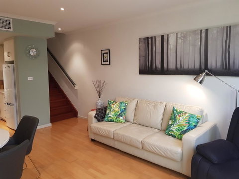 The Artisan - 3BR House In The City - Great Ocean Road Tourism 2