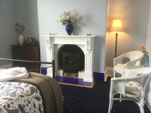 The Bank Guesthouse Glen Innes - Great Ocean Road Tourism 2