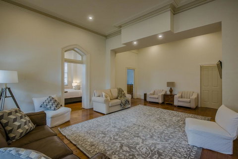 Roxburgh House Apartments - Great Ocean Road Tourism 14