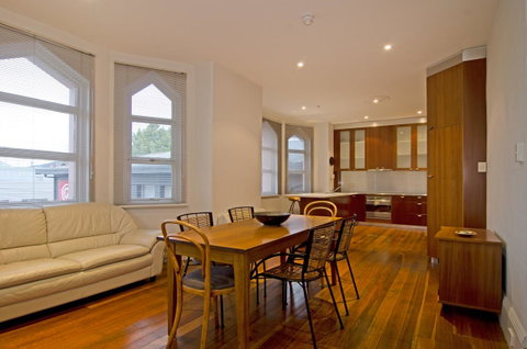 Roxburgh House Apartments - Great Ocean Road Tourism 0