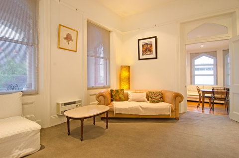 Roxburgh House Apartments - Great Ocean Road Tourism 24