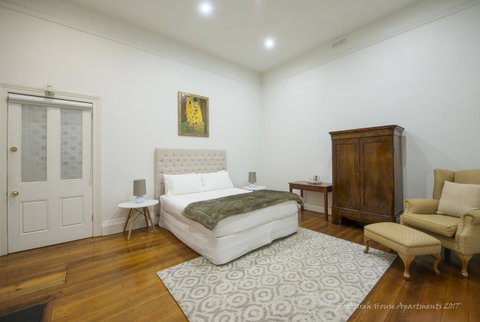 Roxburgh House Apartments - Great Ocean Road Tourism 8