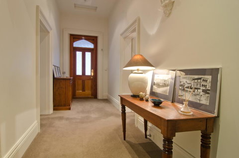 Roxburgh House Apartments - Great Ocean Road Tourism 16