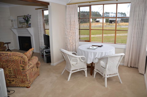 Buttons Cottage For Canyon & Rain Forest Walks With In House Dining - Great Ocean Road Tourism 12