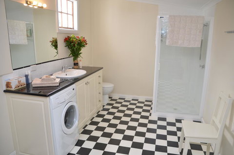 Buttons Cottage For Canyon & Rain Forest Walks With In House Dining - Great Ocean Road Tourism 23