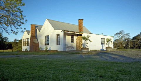 Buttons Cottage For Canyon & Rain Forest Walks With In House Dining - Great Ocean Road Tourism 0