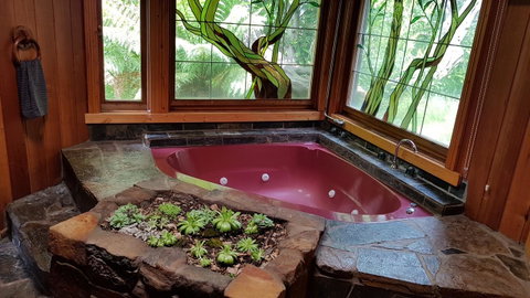 Whispering Hills Retreat - Great Ocean Road Tourism 4
