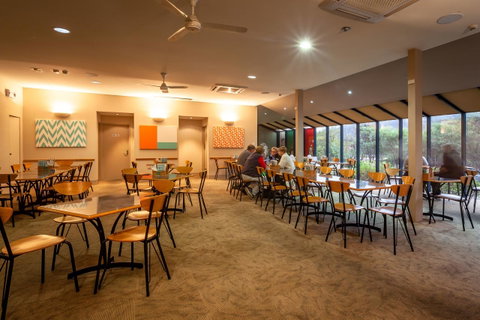 Mornington Inn - Great Ocean Road Tourism 16