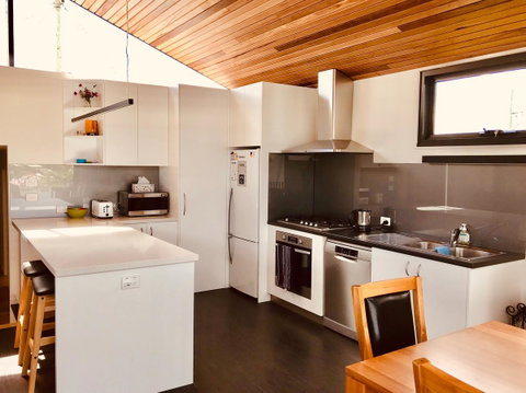 Omaroo House - Panoramic Water Views - Great Ocean Road Tourism 17