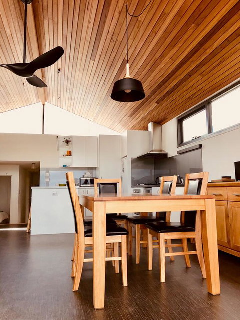 Omaroo House - Panoramic Water Views - Great Ocean Road Tourism 18