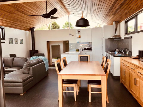 Omaroo House - Panoramic Water Views - Great Ocean Road Tourism 5