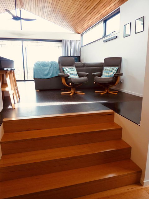 Omaroo House - Panoramic Water Views - Great Ocean Road Tourism 13