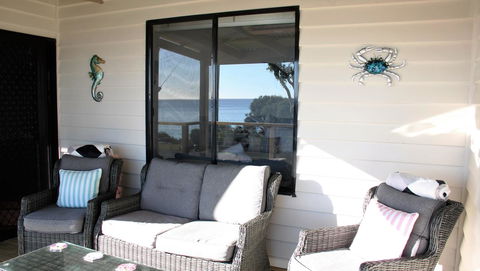 KINGFISHER COTTAGE Beachfront At The Binalong Bay - Great Ocean Road Tourism 7