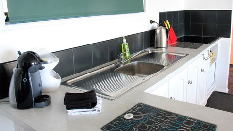 KINGFISHER COTTAGE Beachfront At The Binalong Bay - Great Ocean Road Tourism 18