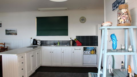 KINGFISHER COTTAGE Beachfront At The Binalong Bay - Great Ocean Road Tourism 20