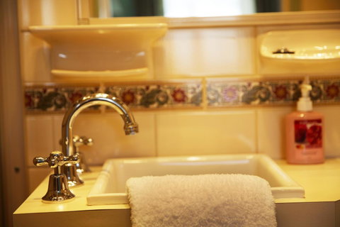 Astor Private Hotel - Great Ocean Road Tourism 3