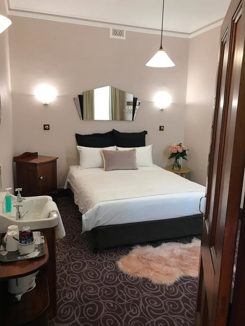 Astor Private Hotel - Great Ocean Road Tourism 1