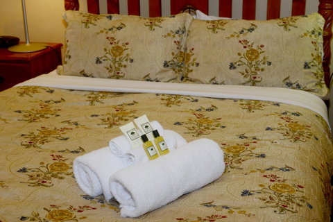 Edinburgh Gallery Bed & Breakfast - Great Ocean Road Tourism 44