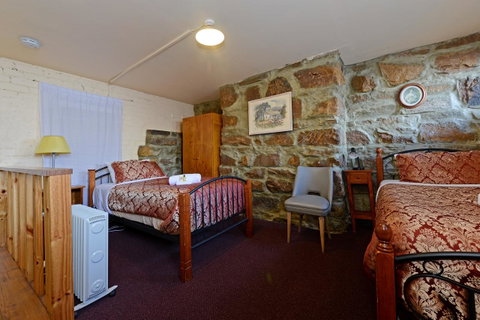 Edinburgh Gallery Bed & Breakfast - Great Ocean Road Tourism 10