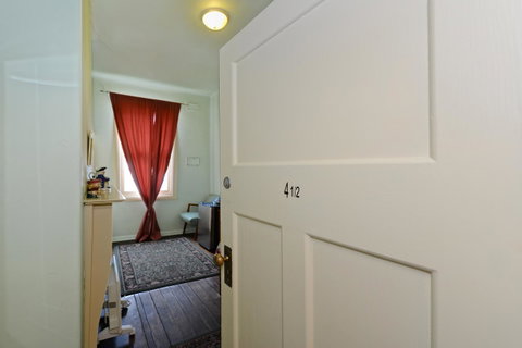 Edinburgh Gallery Bed & Breakfast - Great Ocean Road Tourism 26