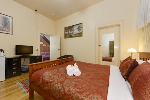 Edinburgh Gallery Bed & Breakfast - Great Ocean Road Tourism 19