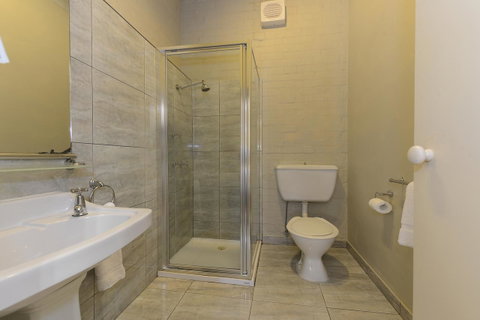 Edinburgh Gallery Bed & Breakfast - Great Ocean Road Tourism 15