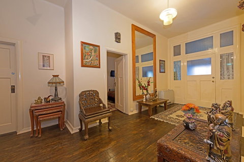 Edinburgh Gallery Bed & Breakfast - Great Ocean Road Tourism 2