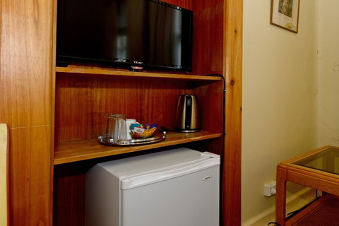 Edinburgh Gallery Bed & Breakfast - Great Ocean Road Tourism 22