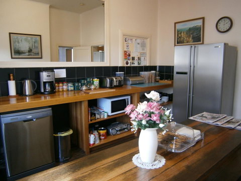 Edinburgh Gallery Bed & Breakfast - Great Ocean Road Tourism 5
