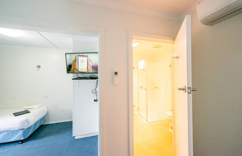 Pedder Wilderness Lodge - Great Ocean Road Tourism 1