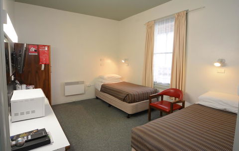 Bridge Hotel - Great Ocean Road Tourism 15