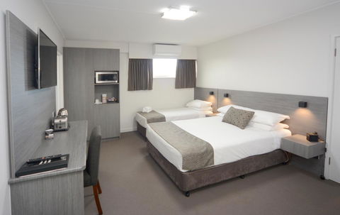 Bridge Hotel - Great Ocean Road Tourism 6
