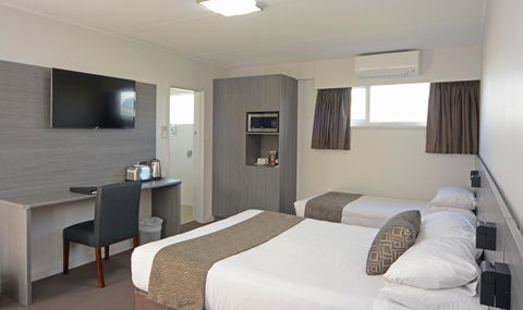 Bridge Hotel - Great Ocean Road Tourism 3
