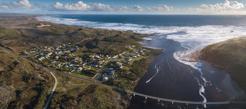 Arthur Riverfront And Sea Lodge Downstream - Great Ocean Road Tourism 1
