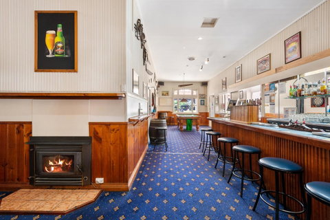 Empire Hotel Queenstown - Great Ocean Road Tourism 18
