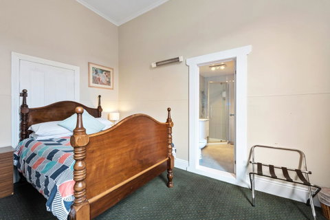 Empire Hotel Queenstown - Great Ocean Road Tourism 1