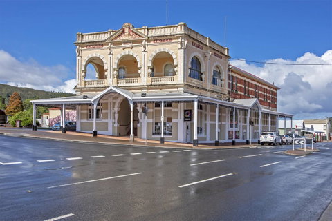 Empire Hotel Queenstown - Great Ocean Road Tourism 0