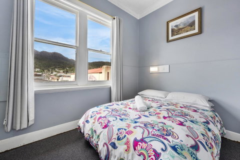 Empire Hotel Queenstown - Great Ocean Road Tourism 7
