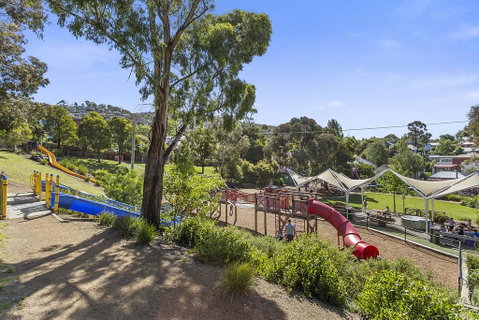 WEST NEST | Classic 3BR Hobart Terrace BEST Location, View, Close To City - Great Ocean Road Tourism 29