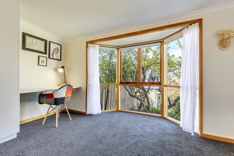 WEST NEST | Classic 3BR Hobart Terrace BEST Location, View, Close To City - Great Ocean Road Tourism 14