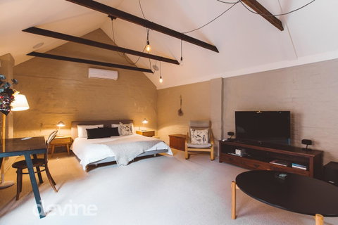 Devine Stays - Hayloft On ELizabeth - Great Ocean Road Tourism 1