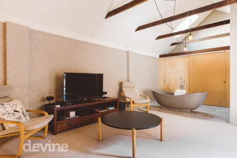 Devine Stays - Hayloft On ELizabeth - Great Ocean Road Tourism 0