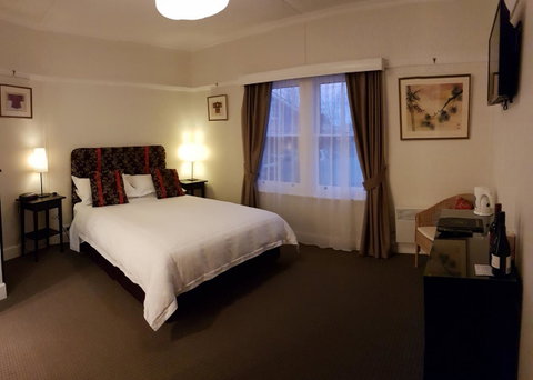 Ashdowns Of Dover - Great Ocean Road Tourism 13