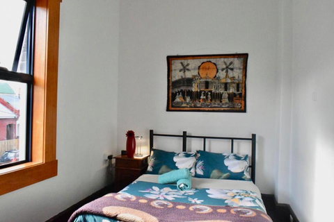 Hobart's Accommodation & Hostel - Great Ocean Road Tourism 7
