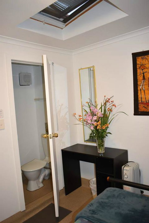 Hobart's Accommodation & Hostel - Great Ocean Road Tourism 22