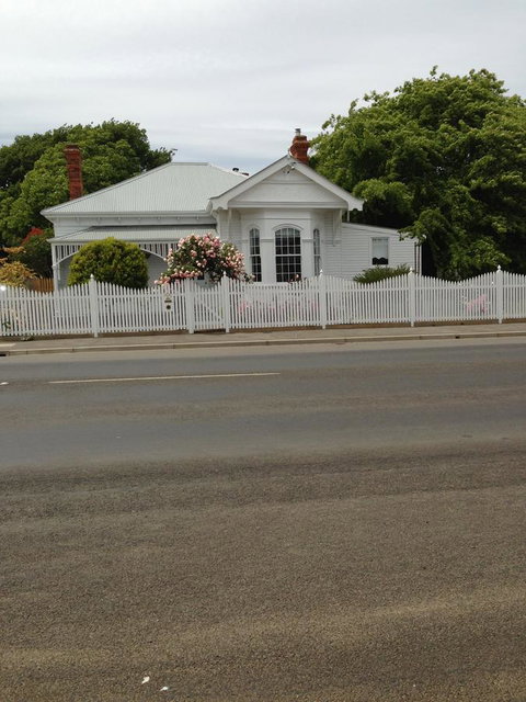 White Dove Cottage Bed And Breakfast - Great Ocean Road Tourism 11